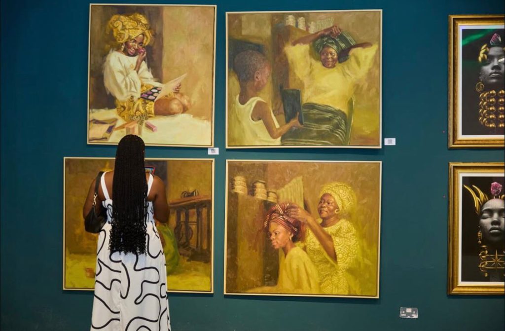 dressing well to an art event 